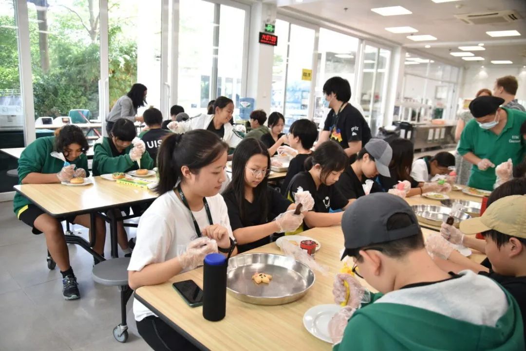 Autumn Fun Time in the Canteen (Nov 2023)