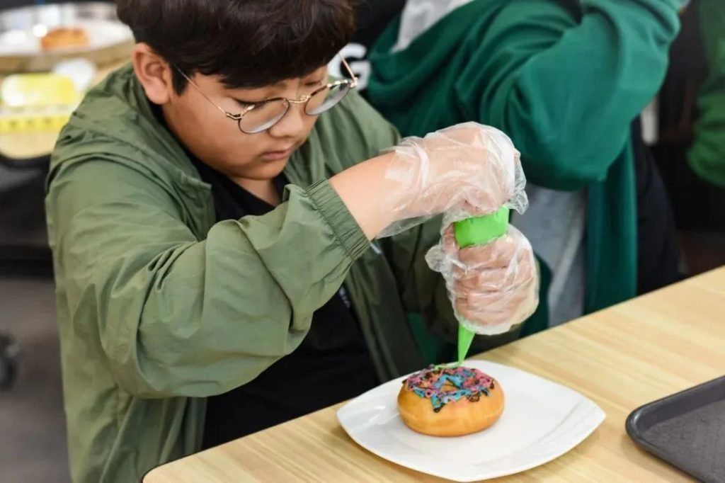 Autumn Fun Time in the Canteen (Nov 2023)