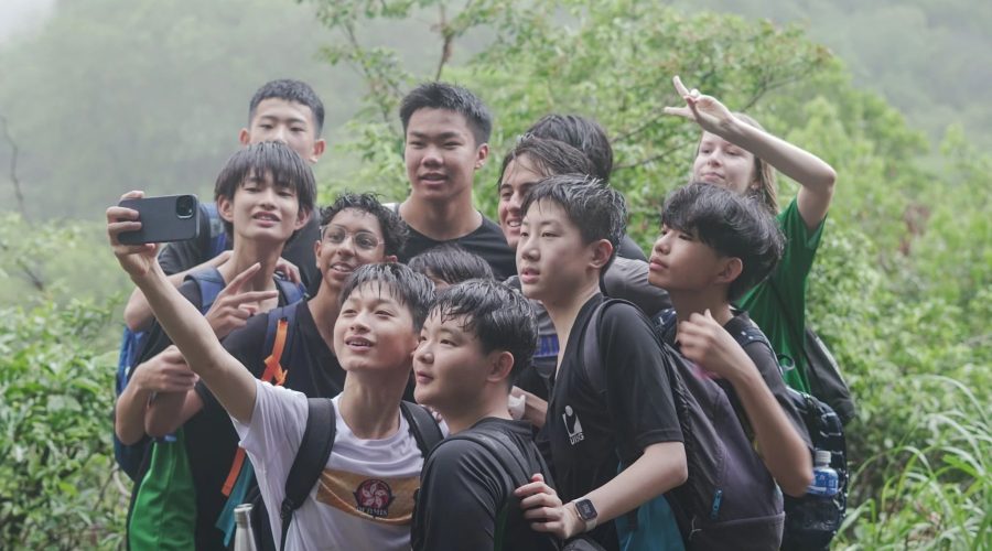 UISG Conquers Baiyun Mountain! Y8攀登白云山之顶