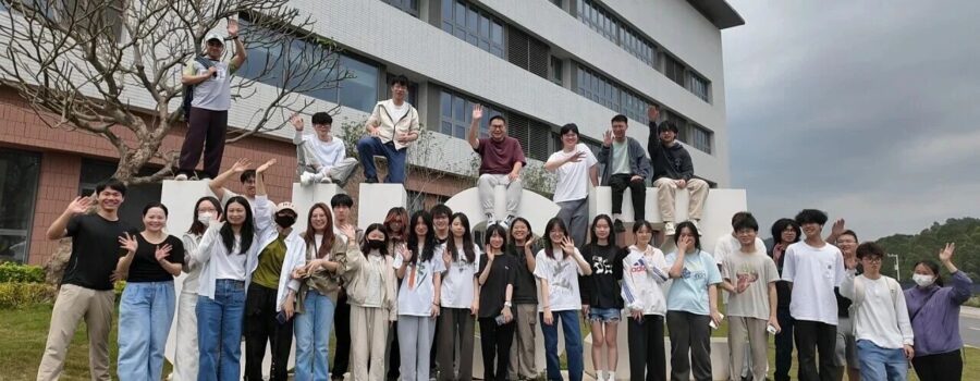 UISZ D12学子赴港迎战2026 HKDSE！